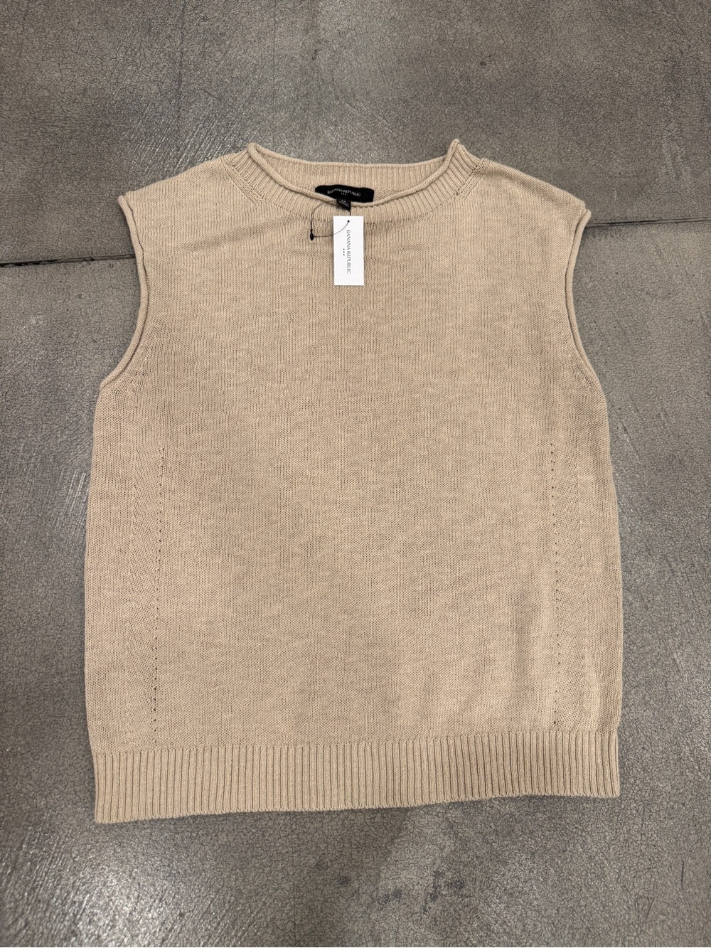 Sleeveless Knit Vest - Beige Banana Republic -